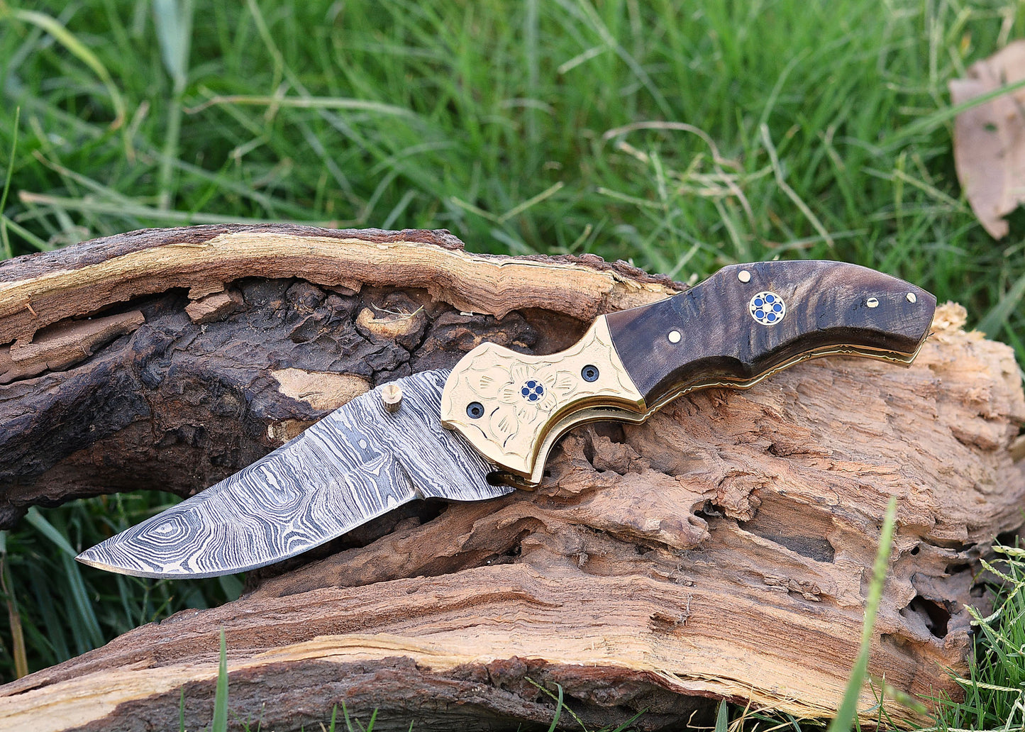 Golden Ember: Damascus Masterpiece Knife