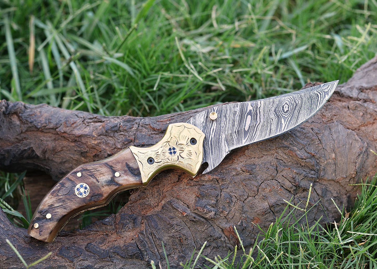 Golden Ember: Damascus Masterpiece Knife