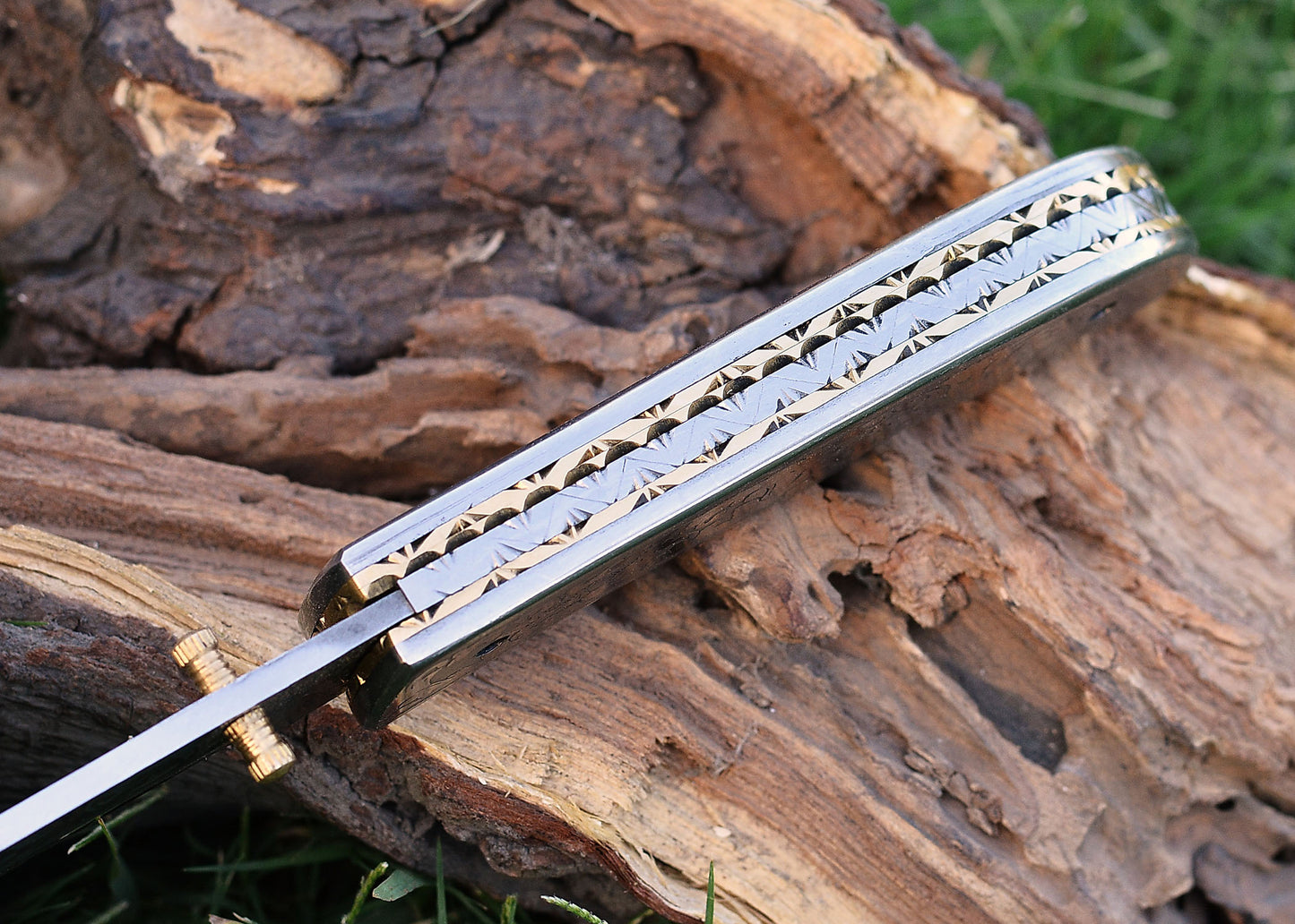 Sleek Stainless Steel Folding Edge: A Perfect Fusion of Style and Functionality