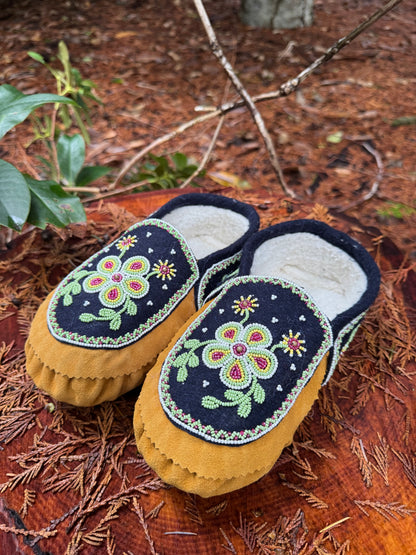 Womens Beaded Moccasins Handmade Authentic Leather Green Indoor Wear