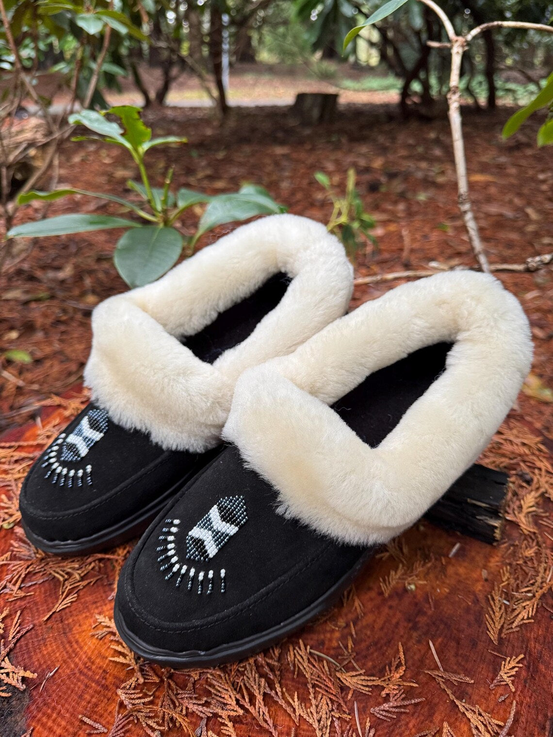 Genuine Leather Outdoor Beaded Moccasins with Sheepskin