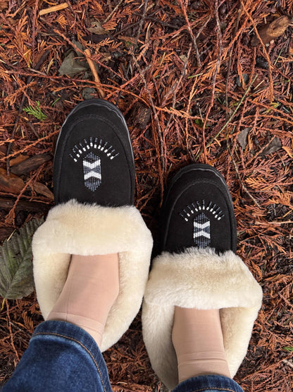 Genuine Leather Outdoor Beaded Moccasins with Sheepskin