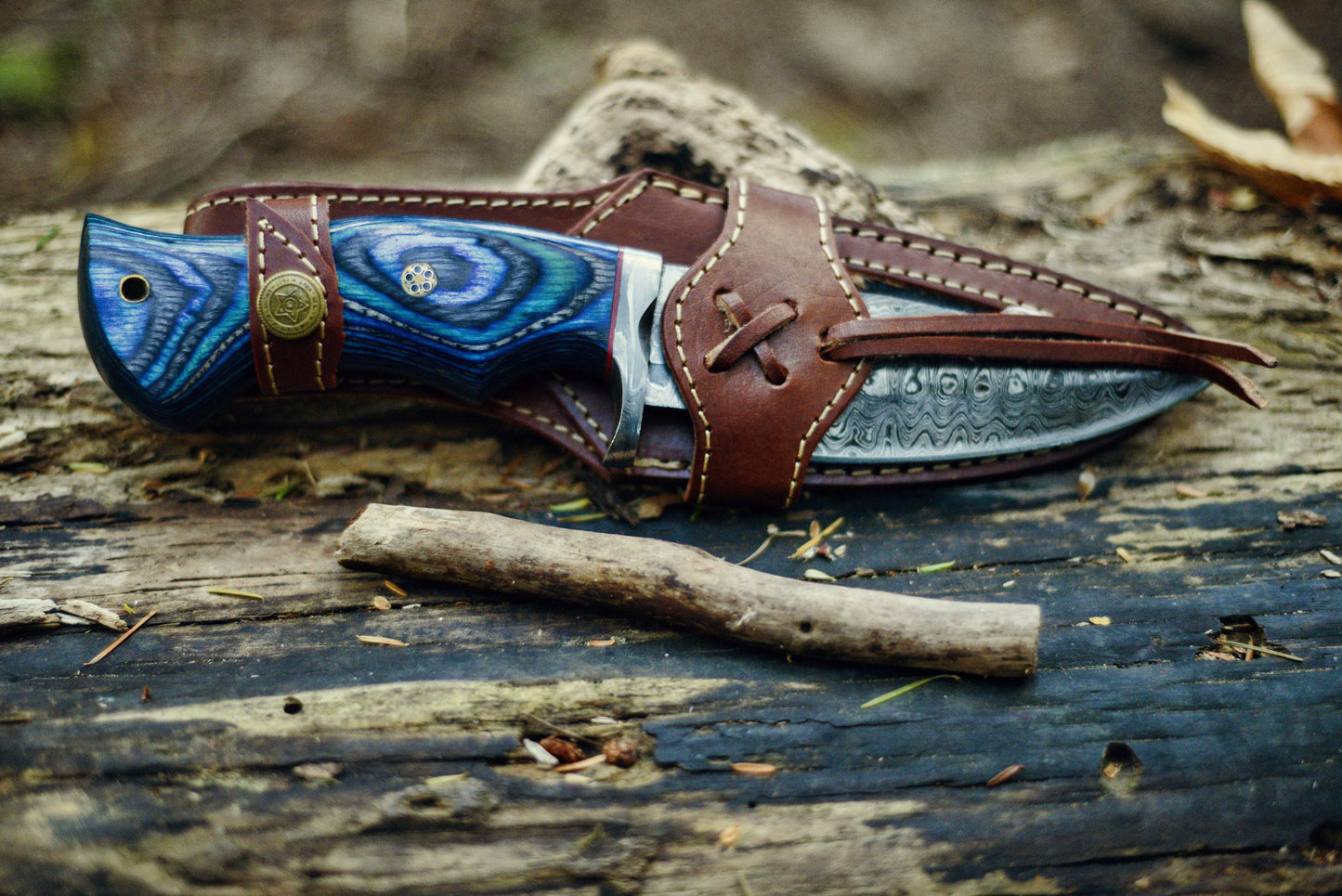 Damascus Knife - Premium Quality Hunting and Camping Tool with Walnut Wood Handle and Leather Sheath| Anniversary gifts | Gift for him